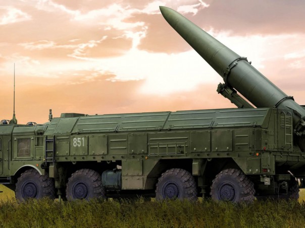 Минобороны опубликовало зрелищное видео боевой стрельбы ОТРК "Искандер"