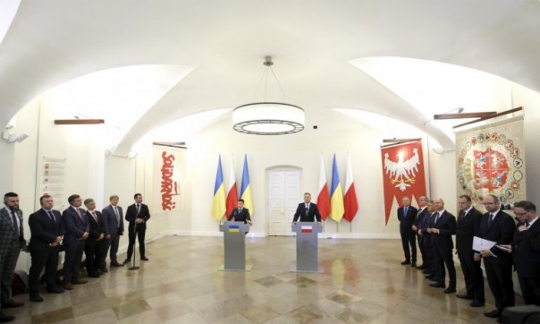 Зеленский предложил Польше примириться с Бандерой