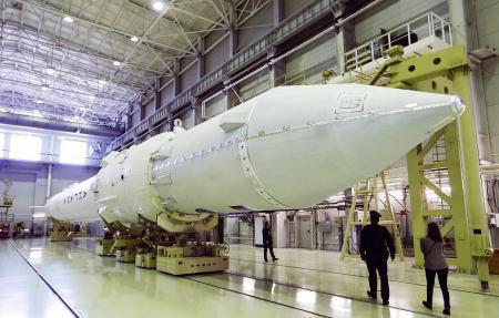 Борисов заявил, что ракета "Ангара" не соответствует требованиям Минобороны