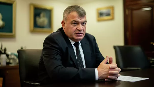 Сердюков анонсировал возможную масштабную реформу в авиастроении