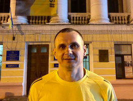 Сенцов заявил, что готов приехать в Крым "только на танке"