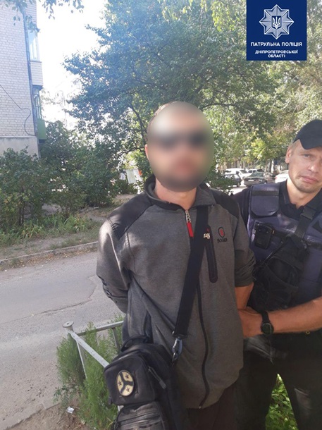 Я всегда с собой беру пострелять, взорвать, продать...