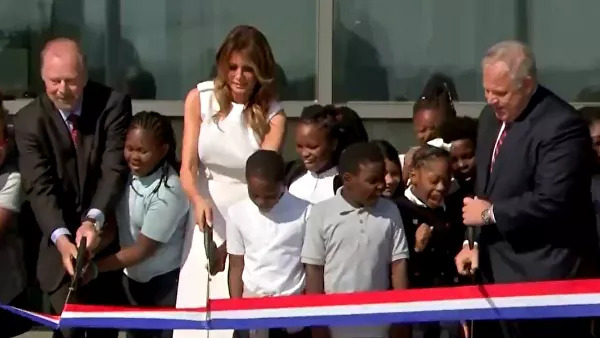 Меланья Трамп оконфузилась на открытии памятника Джорджу Вашингтону