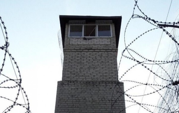 В Харькове работник колонии застрелился на посту