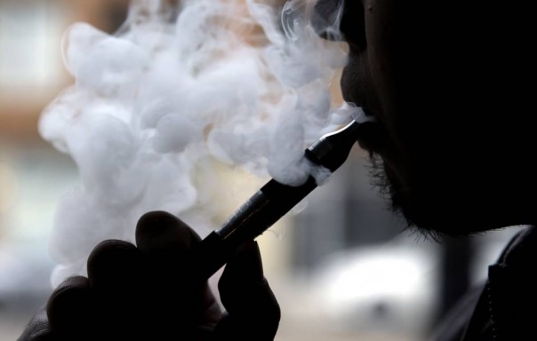 Власти США подтвердили смерть пяти человек от заболеваний, вызванных курением вейпа