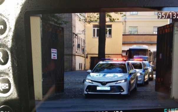 Обмен пленными: Украинских задержанных вывезли из "Лефортова" в аэропорт Внуково