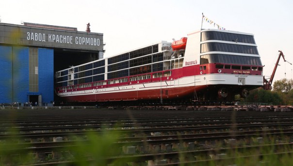 Впервые за 60 лет со стапелей в Нижнем сошел круизный лайнер
