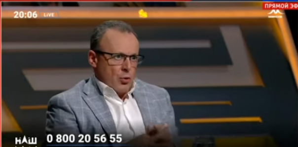 Спивак просит запомнить его прогноз: Порошенко сидеть не будет