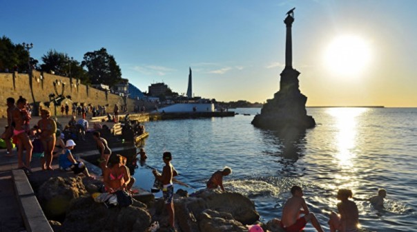 Клятi оккупанти заставляют школьников Севастополя изучать украинский язык