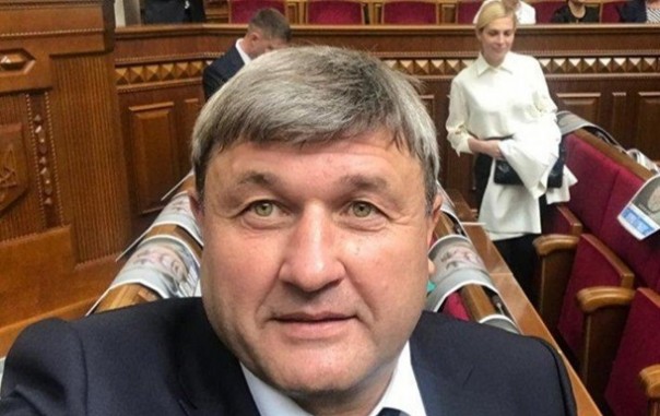 "Слуга народа" планировал застолье во время заседания Рады