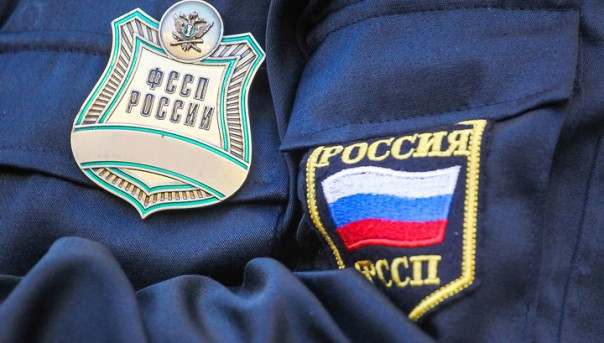 Пристав-взломщик: судебным исполнителям разрешат проникать в жилища