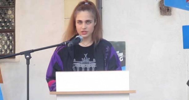 Немецкая девочка: В Германии стало страшно жить!