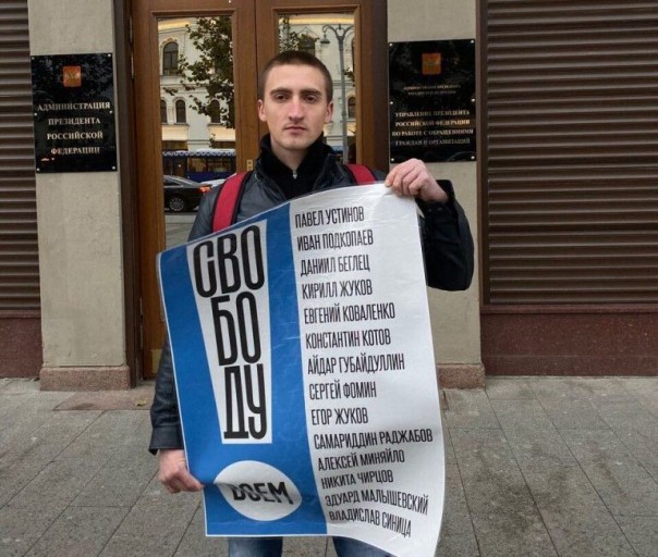 Прокуратуру попросили попросить. Забавно завершилось "дело Устинова".