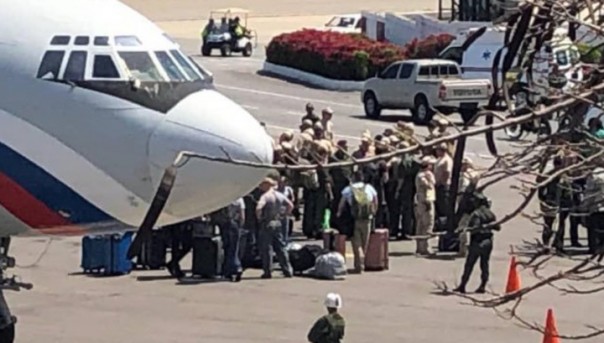 Российские военные специалисты прибыли в Венесуэлу