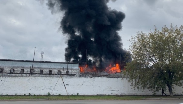 Пожар в тюменской исправительной колонии сняли на видео