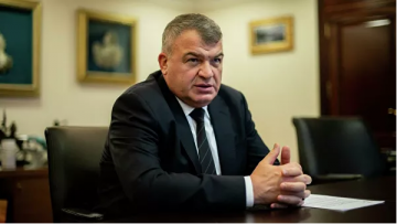 Сердюков анонсировал возможную масштабную реформу в авиастроении