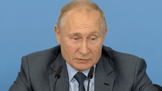 Путин рассказал шутливую историю о журналистах