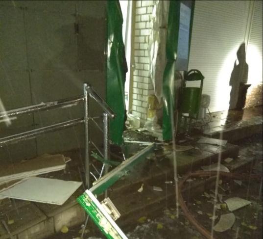 В Череповце грабитель погиб от взрыва при попытке взломать банкомат (Видео момента взрыва)