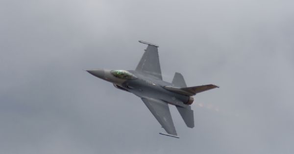 В Германии разбился истребитель F-16