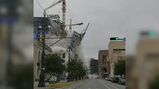 В Новом Орлеане обрушилось несколько этажей строящегося отеля – видео