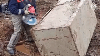 В Сибири вскрыли сейф с золотом, найденный после трагедии на прииске — видео