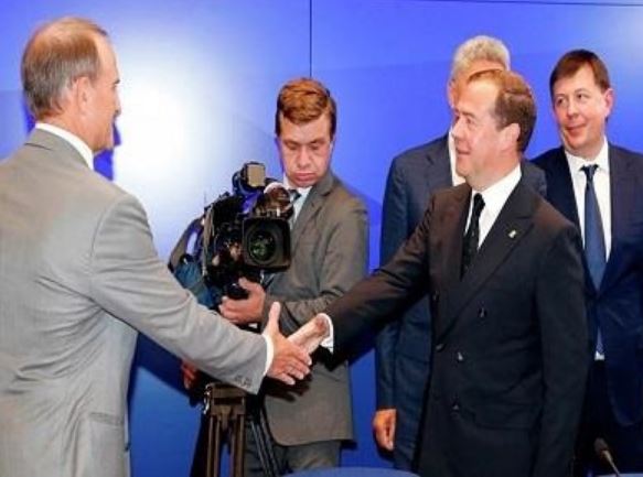 Очередные сигналы слепым «миротворцам»