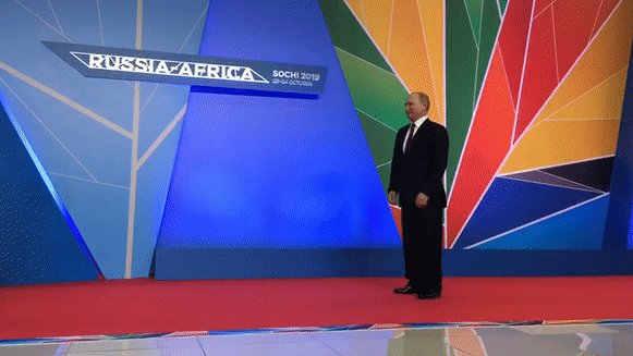 56 рукопожатий за 56 секунд. Как Путин встречал африканских лидеров — видео