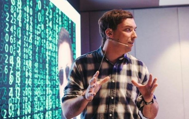 Советник Зеленского рассказал, что с разрешения жены, хотел бы попробовать секс с роботом