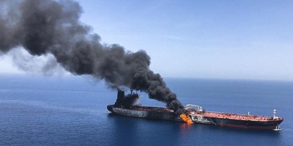 Неизвестные атаковали ракетами проходивший мимо Саудовской Аравии иранский танкер