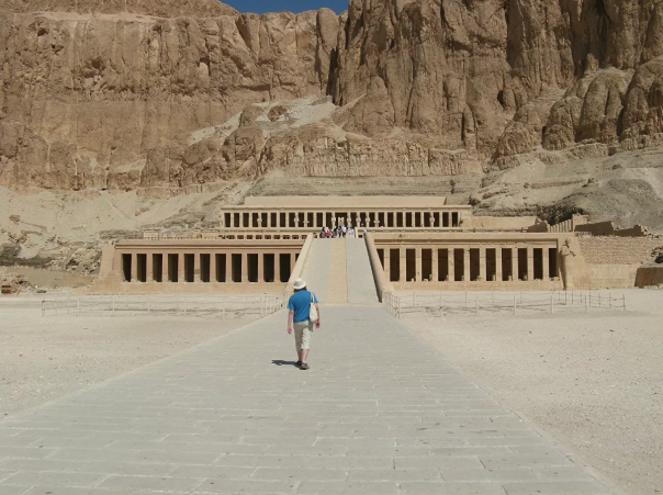 В Египте обнаружили захоронение с 20 нетронутыми саркофагами