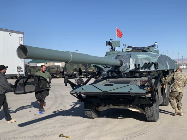 Секреты Голливуда: "И легким движением руки "Хамви" превращается в T-72!"