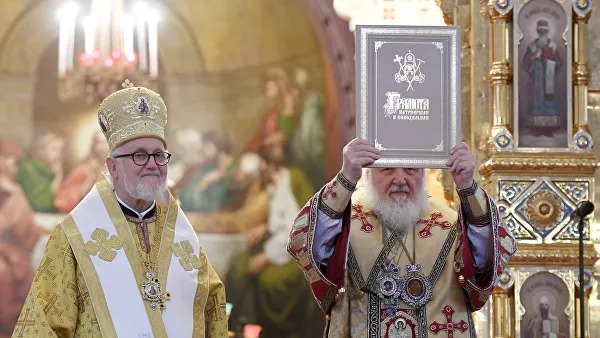 Патриарх Кирилл передал главе "Русского экзархата" грамоту о единстве с РПЦ