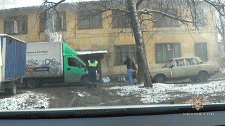 Полицейские провели "голливудскую" операцию по спасению людей из пожара — видео