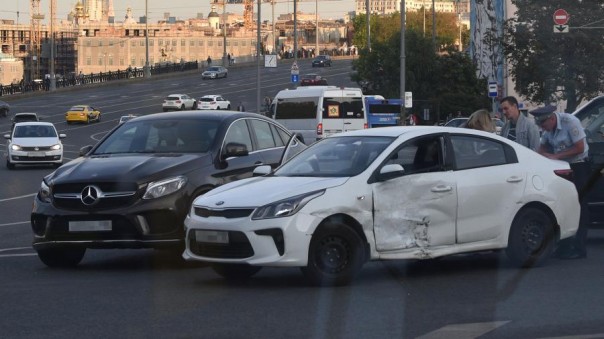 Сайт в помощь: оформить ДТП онлайн разрешат в пяти регионах