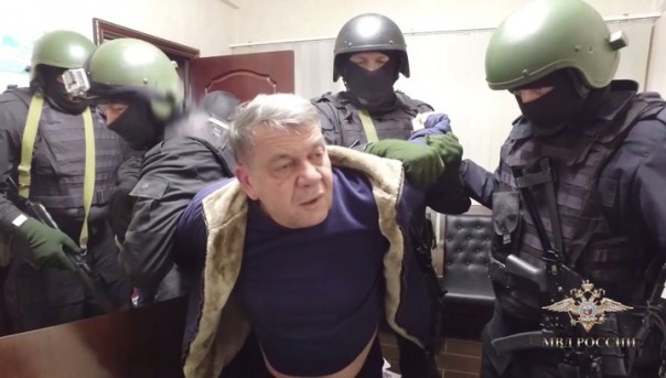 Пять миллиардов на кону: задержание отставного генерала, заказавшего невестке киллера, сняли на видео