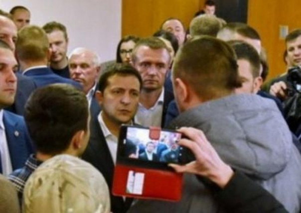 Зеленского в Тернополе встретили криками «Позор!»