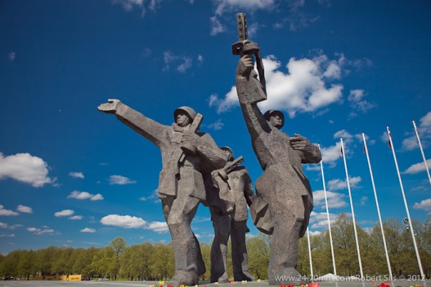 Ответ РФ на осквернение памятника Освободителям станет смертельным для Латвии