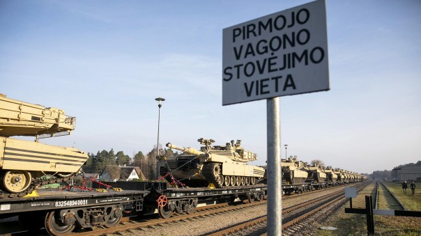 Тяжело в учениях: НАТО начало масштабные маневры на границе с Россией