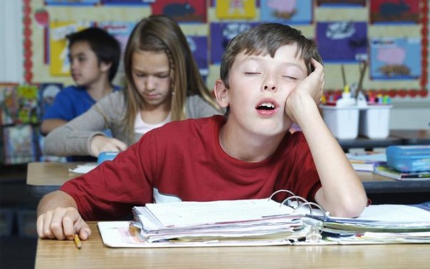 Берём двойные листочки, пишем донос