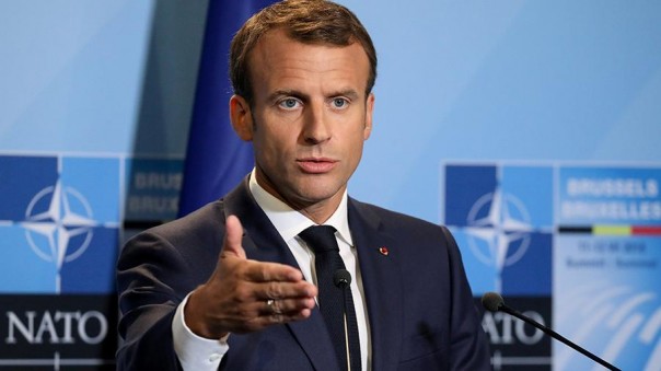 Макрон представил три сценария развития России