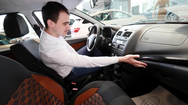 На колесах: россияне покупают совсем не те машины, которые ищут