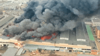 Масштабный пожар со взрывами в Москве: видео с высоты птичьего полёта