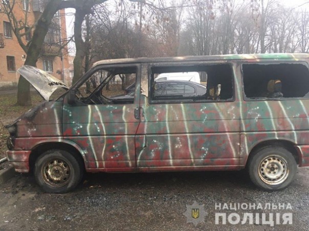 В Полтаве спалили сволонтёрский микроавтобус