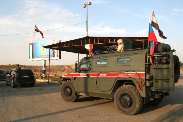 Бомба взорвалась на пути машины российских военных в Сирии: пострадали трое военослужащих