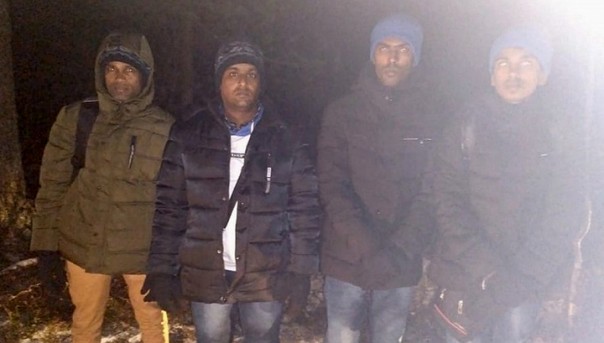 Мошенник поставил бутафорские пограничные столбы и "перевел" четверых азиатов в Финляндию