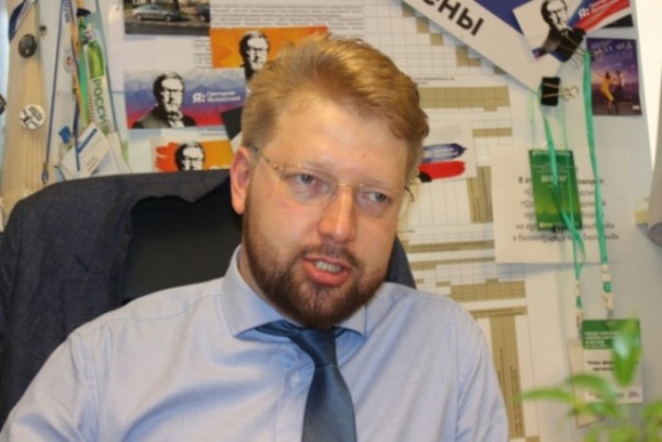 Новый председатель старого, гнилого "Яблока"