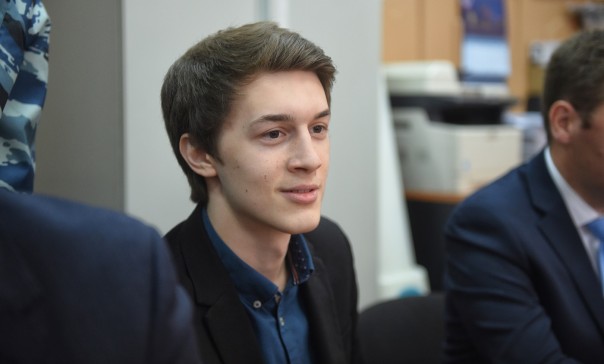 Слепили из того что было: из бакалавра в оппозиционеры