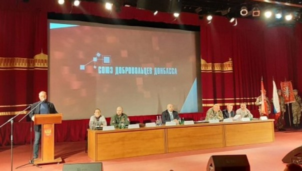 Сурков: Донбасс никто не собирается сливать