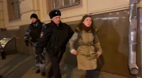 Хайпануть не получилось или как Оля «Конституция» заигрывала сама с собой