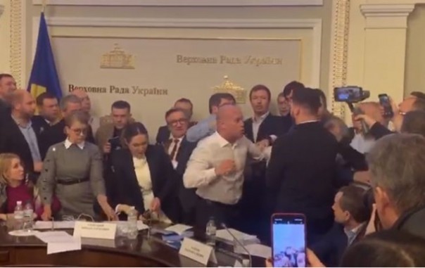 Кива угрожал "Слуге народа" порезать и съесть его